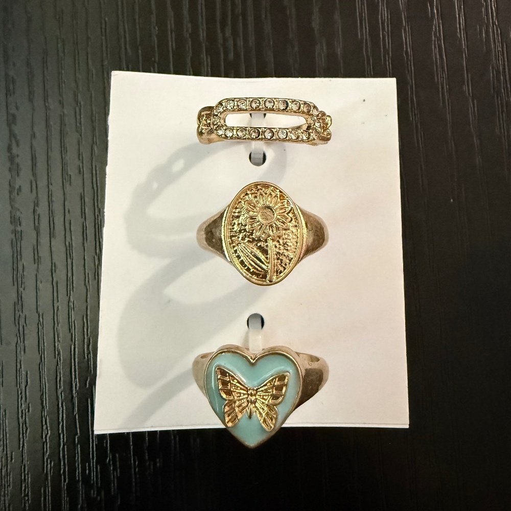 WALLFLOWER GOLD TONE RINGS SIZE 7